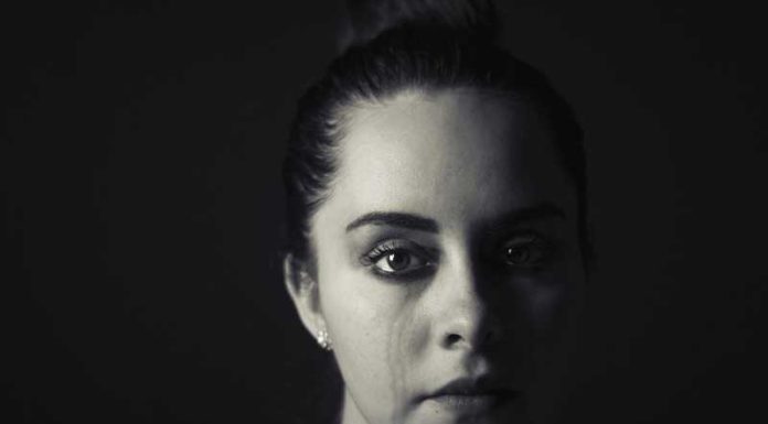 What does it mean when a woman cries
